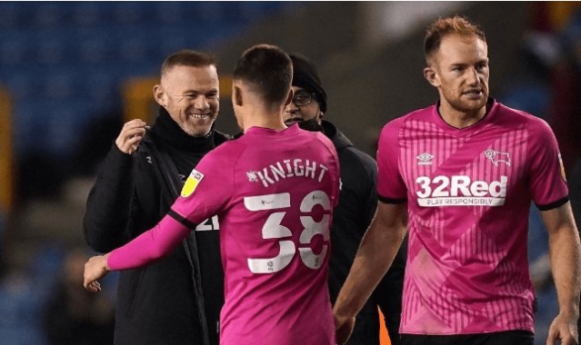  拉齐奥补时绝平保持不败  