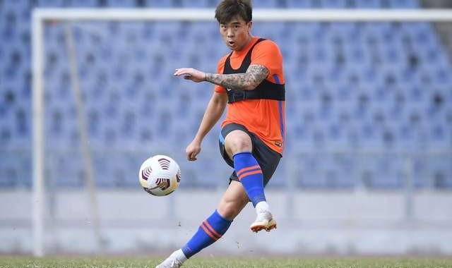  法国国脚租借回归老东家救主  