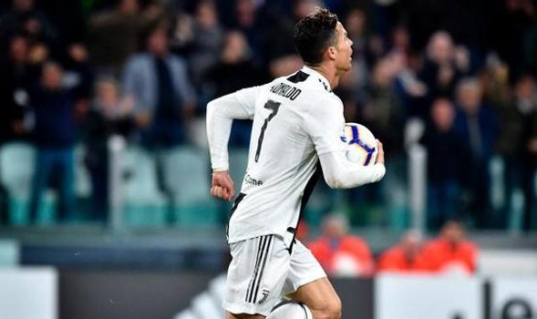 30, 都灵德比战补时戏剧性绝平收场