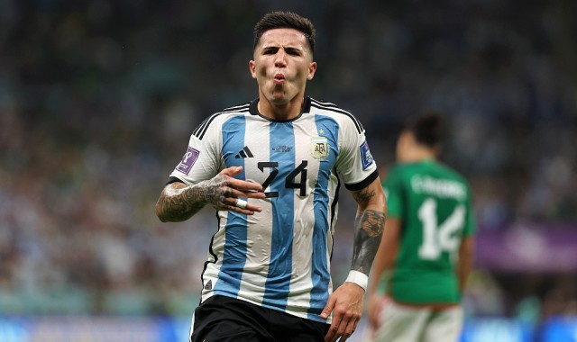  切尔西官宣恩佐·费尔南德斯加盟  